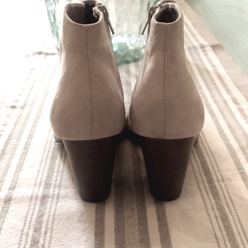 Tan/cream booties - Picture 4 of 5